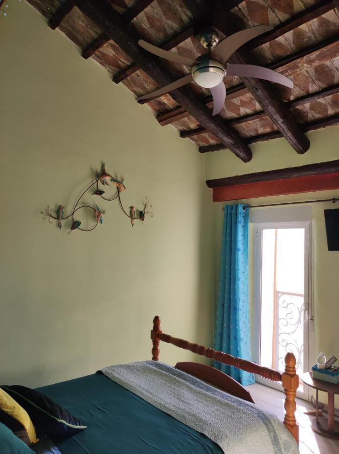 Casa De Bello Tortosa Exterior photo